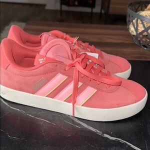 adidas Coral-Pink Women's Low-Top Sneakers